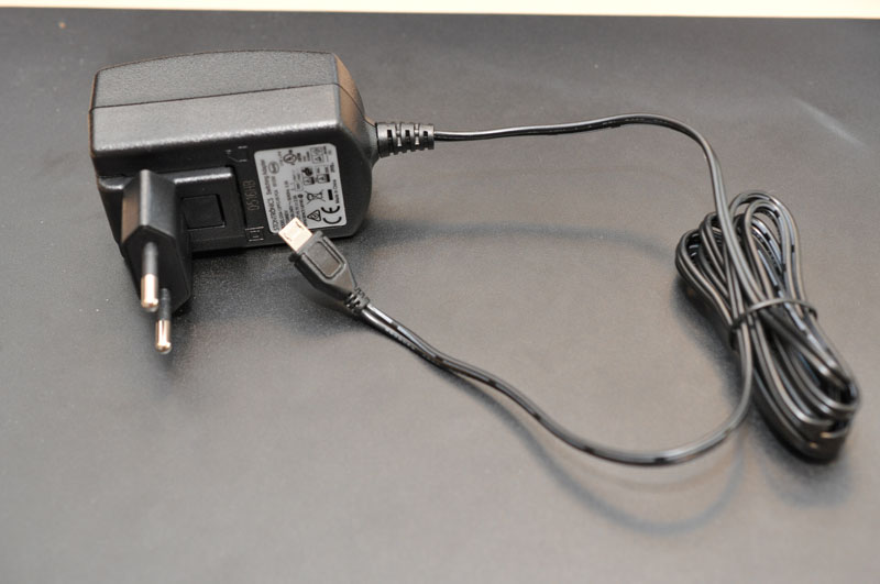 Laddare USB 2,5A 1,5m kabel - Svart