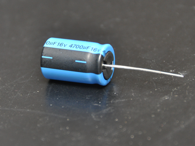 4700uF 16V Electrolytic Capacitor